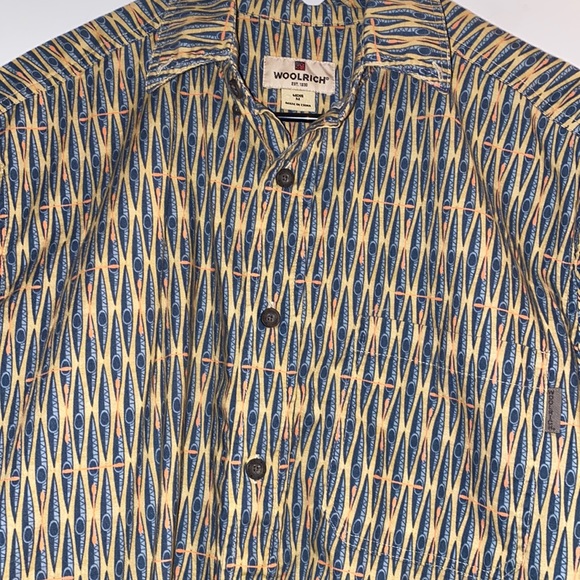 Men’s Button down Woolrich Canoe shirt - Picture 2 of 3